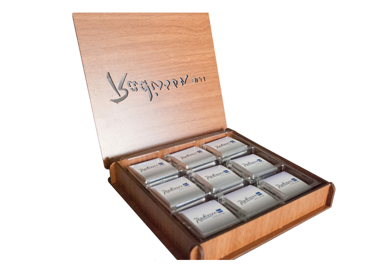 Ahşap Kutulu Çikolata, Radison BLU