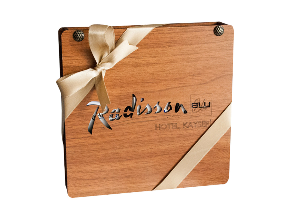 Ahşap Kutulu Çikolata, Radison BLU